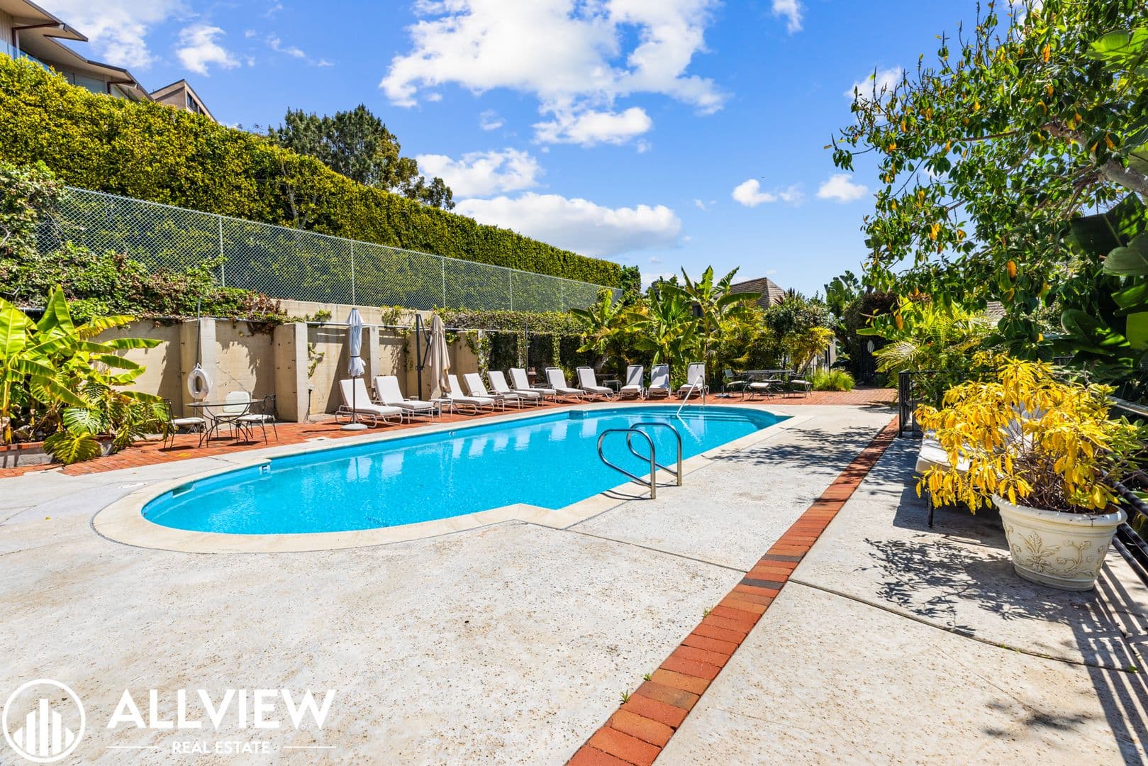 Laguna Beach Apartment: 770 Hillcrest Drive