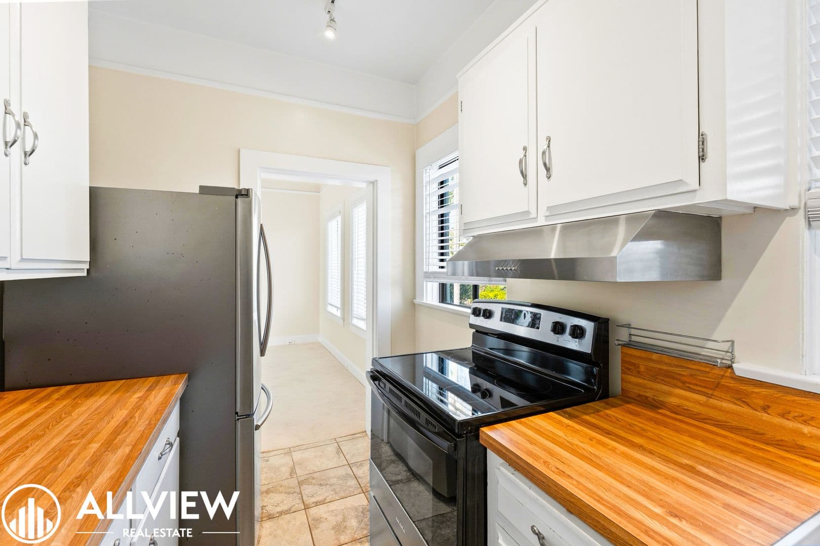Laguna Beach Apartment: 770 Hillcrest Drive