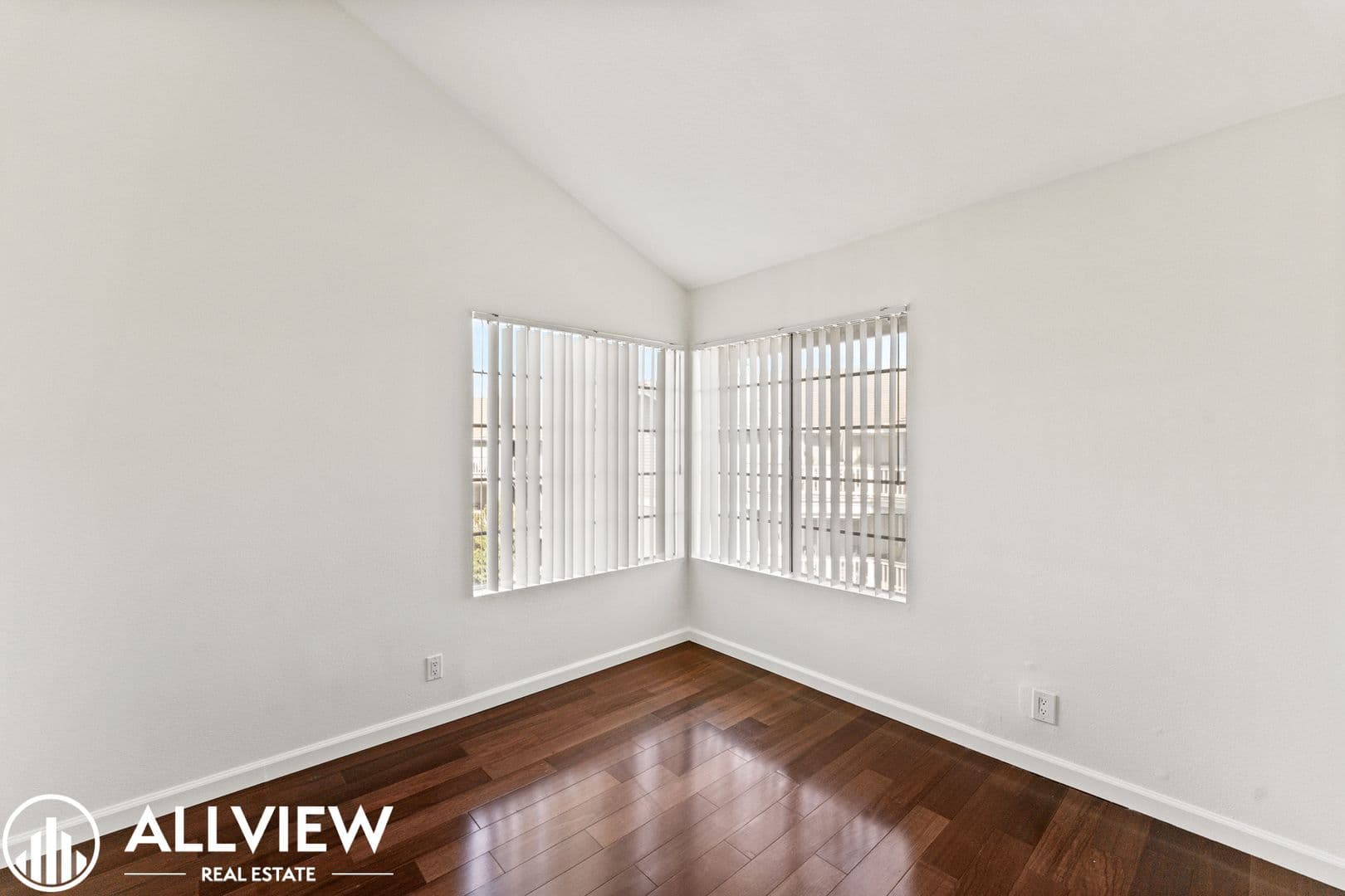 Garden Grove House: 10371 Garden Grove Boulevard Apartment 49