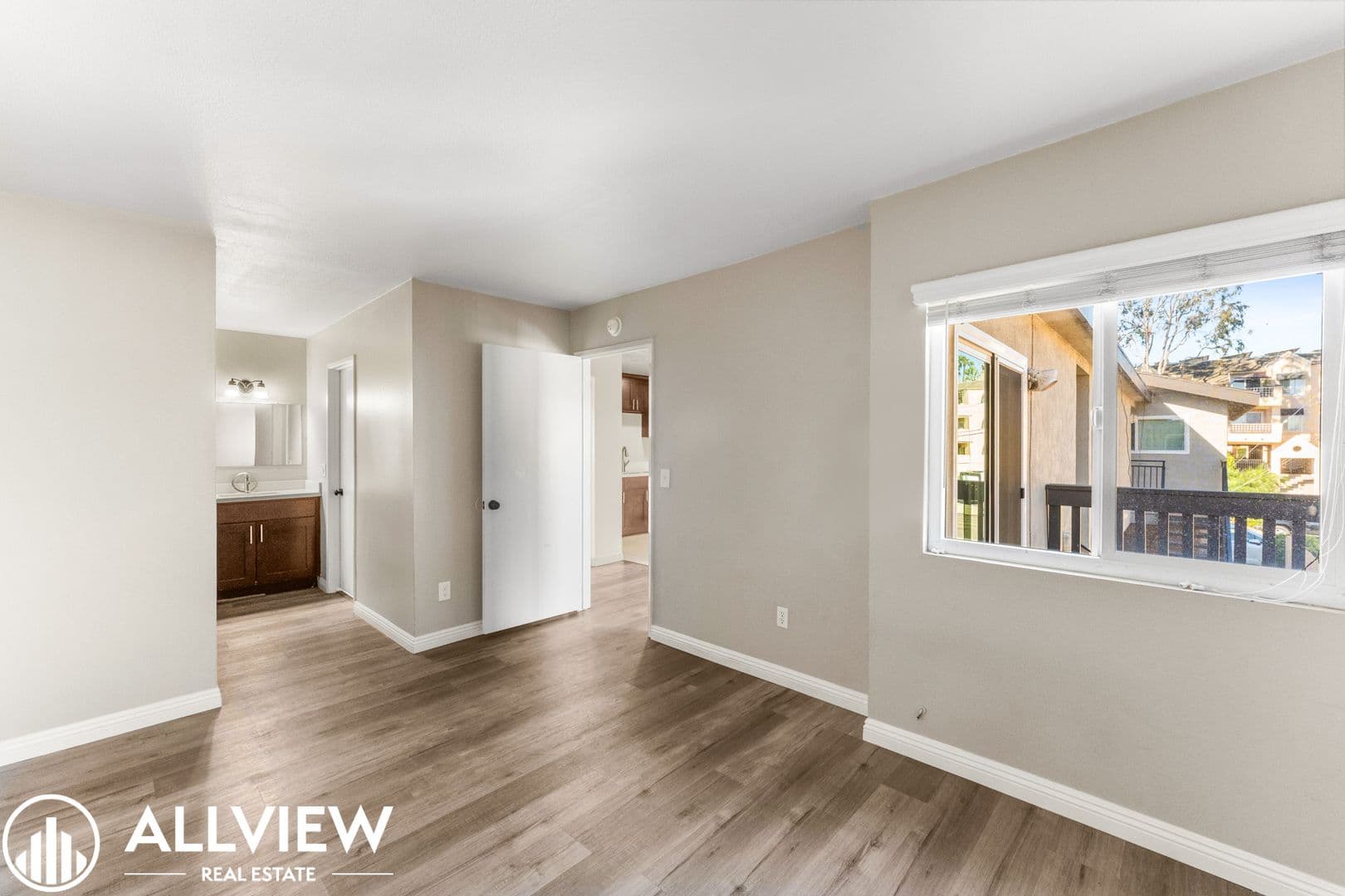 Huntington Beach Apartment: 16972 Lynn Lane