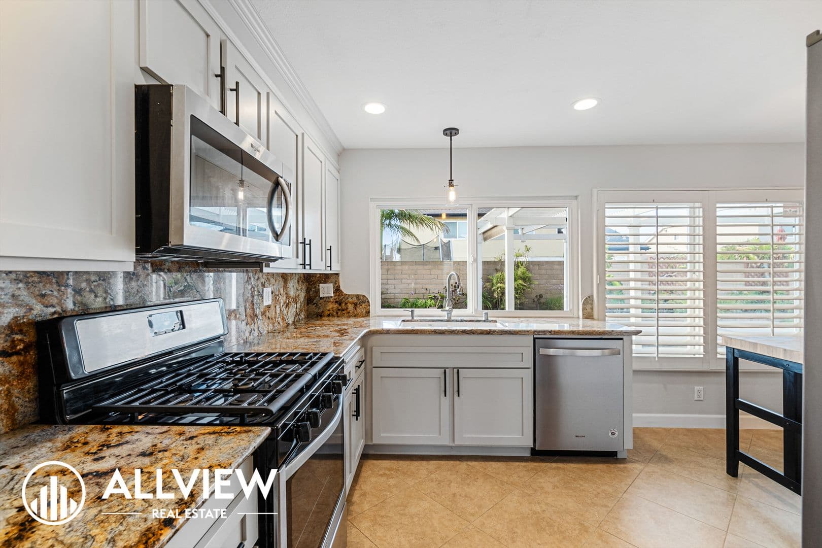 Huntington Beach House: 6351 Glenfox Drive