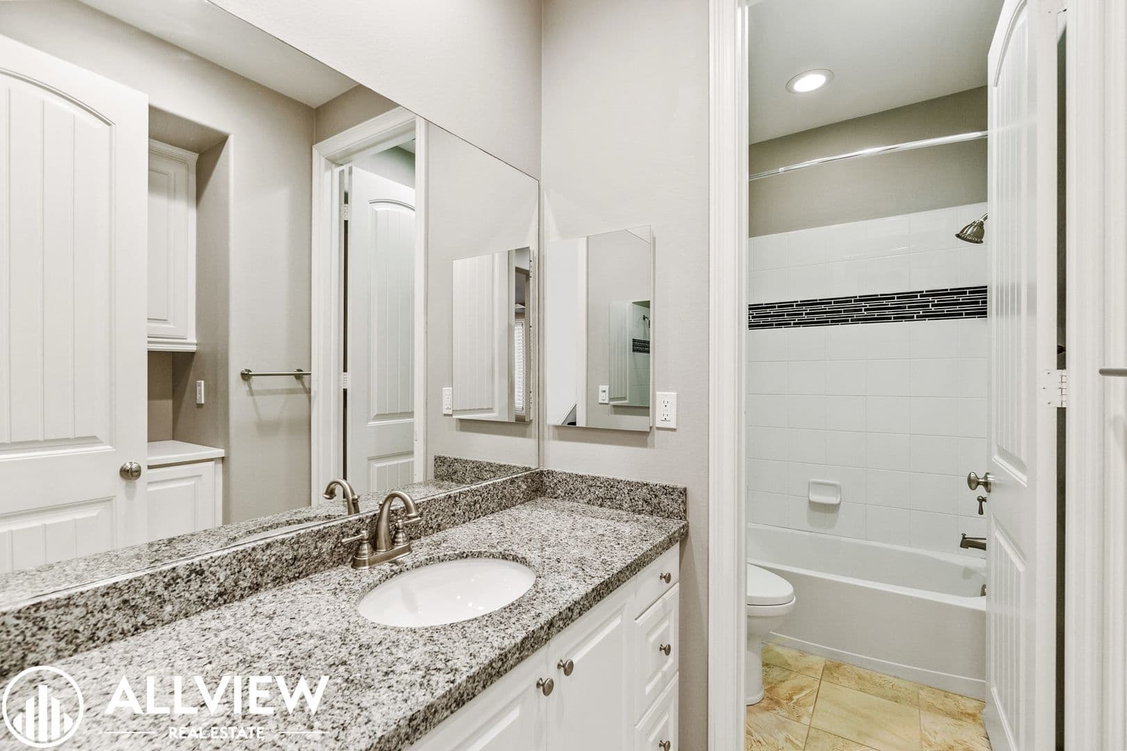 Huntington Beach House: 8237 Kendall Drive