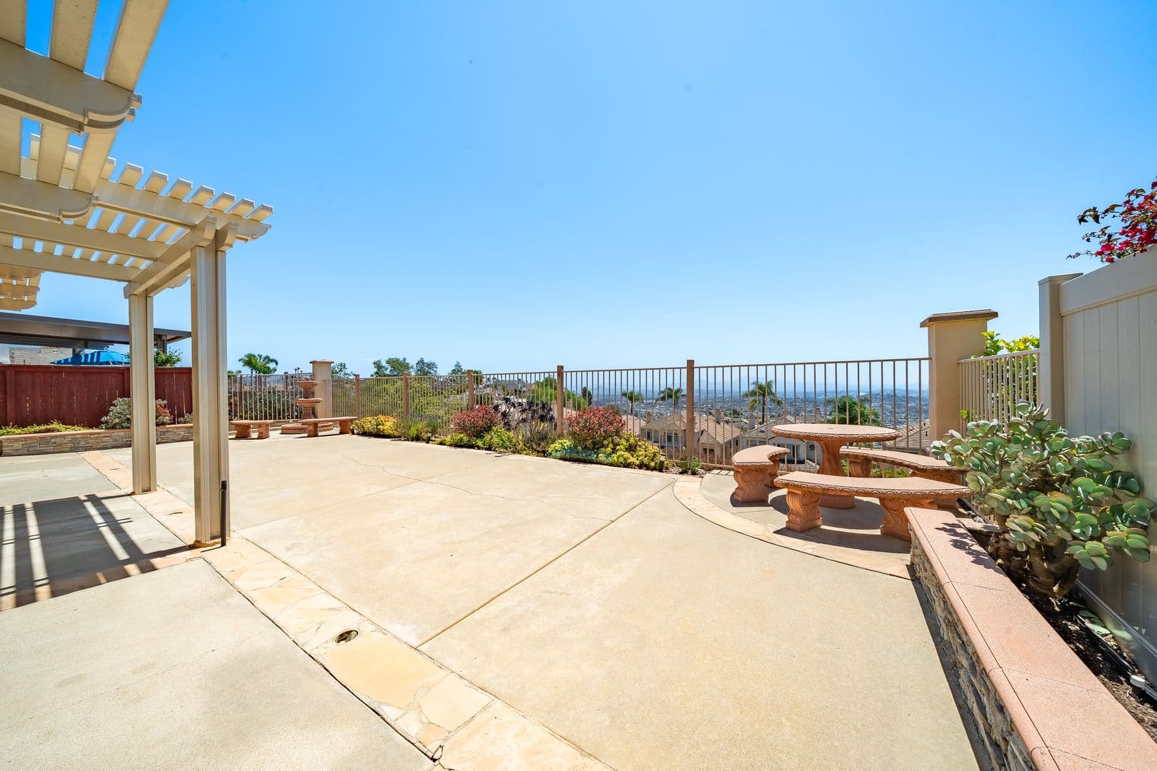 Escondido House: 2283 Rock View Glen