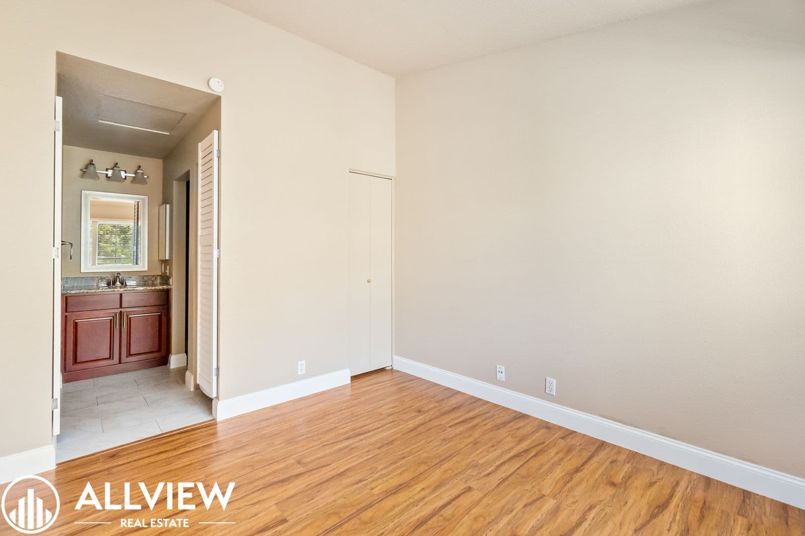 Rancho Santa Margarita Condo: 15 Gaviota