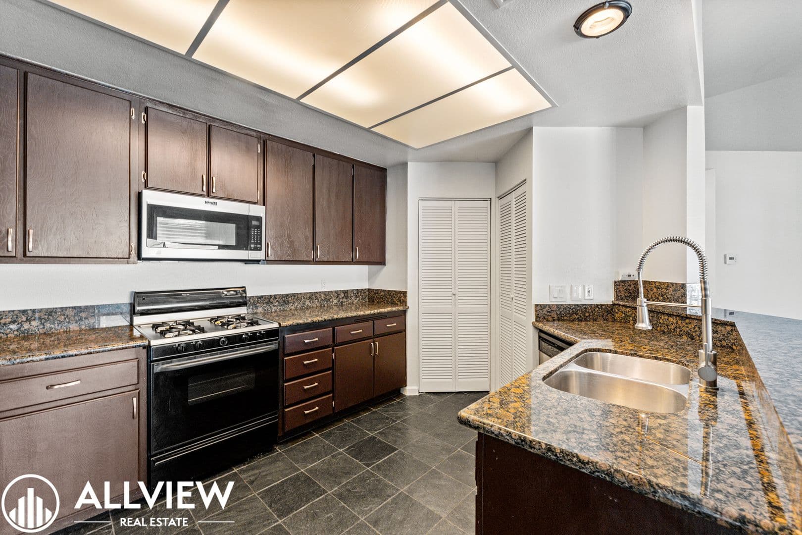 Garden Grove House: 10371 Garden Grove Boulevard Apartment 49