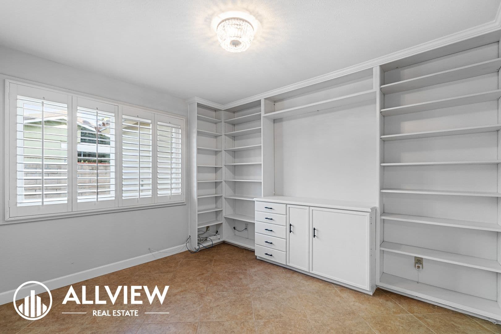 Huntington Beach House: 6351 Glenfox Drive