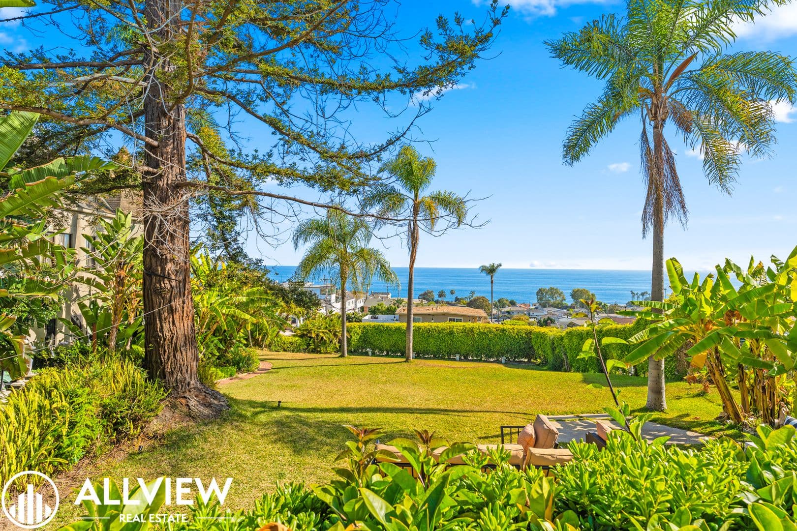 Laguna Beach Apartment: 770 Hillcrest Drive