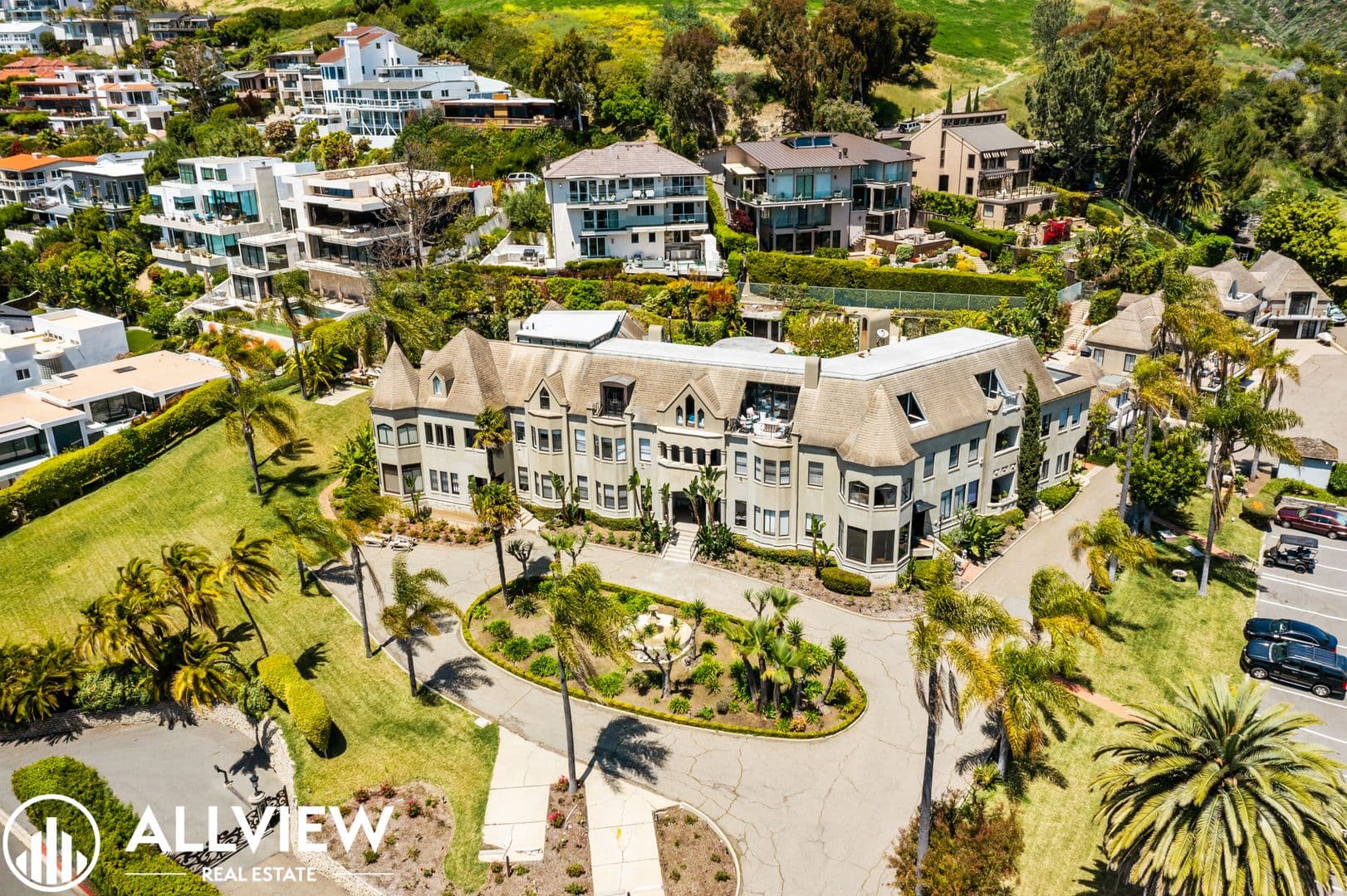 Laguna Beach Apartment: 770 Hillcrest Drive