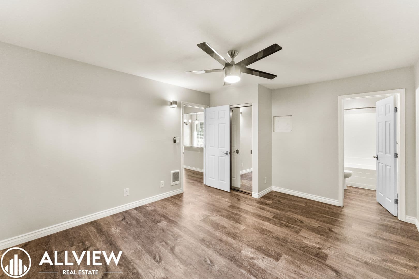Costa Mesa Apartment: 2466 Santa Ana Ave