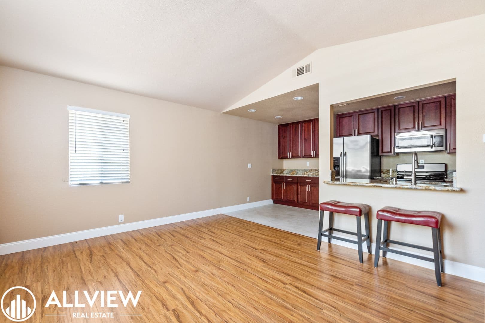 Rancho Santa Margarita Condo: 15 Gaviota