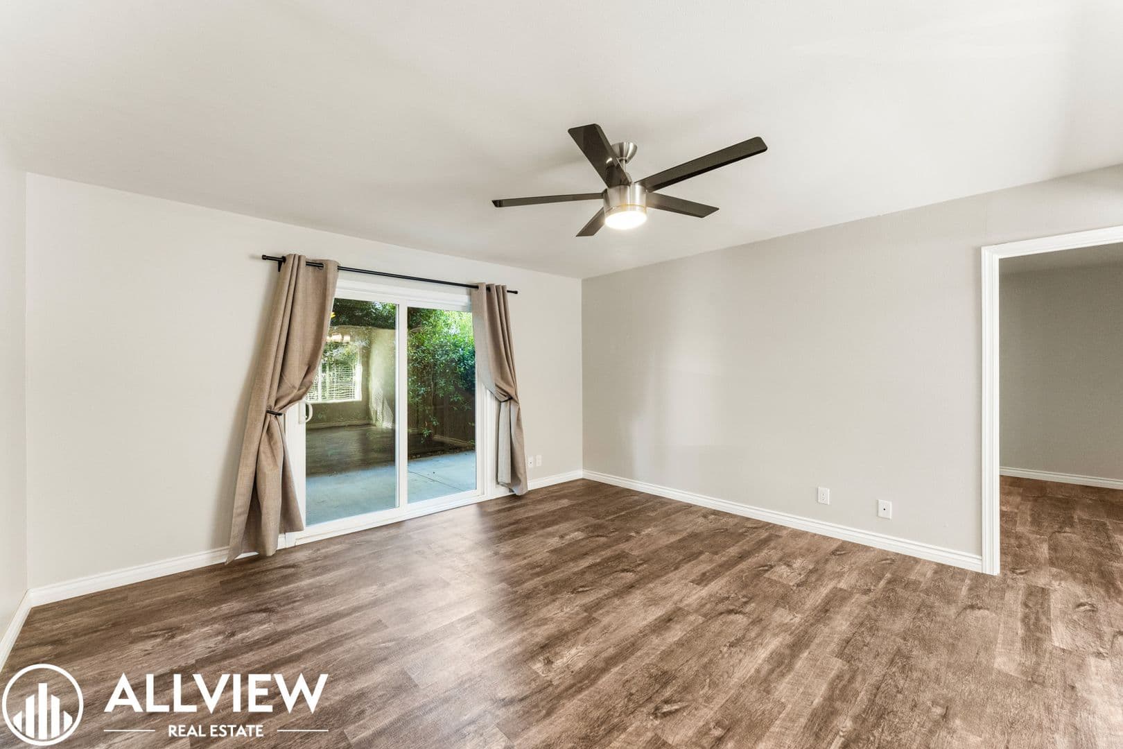 Costa Mesa Apartment: 2466 Santa Ana Ave