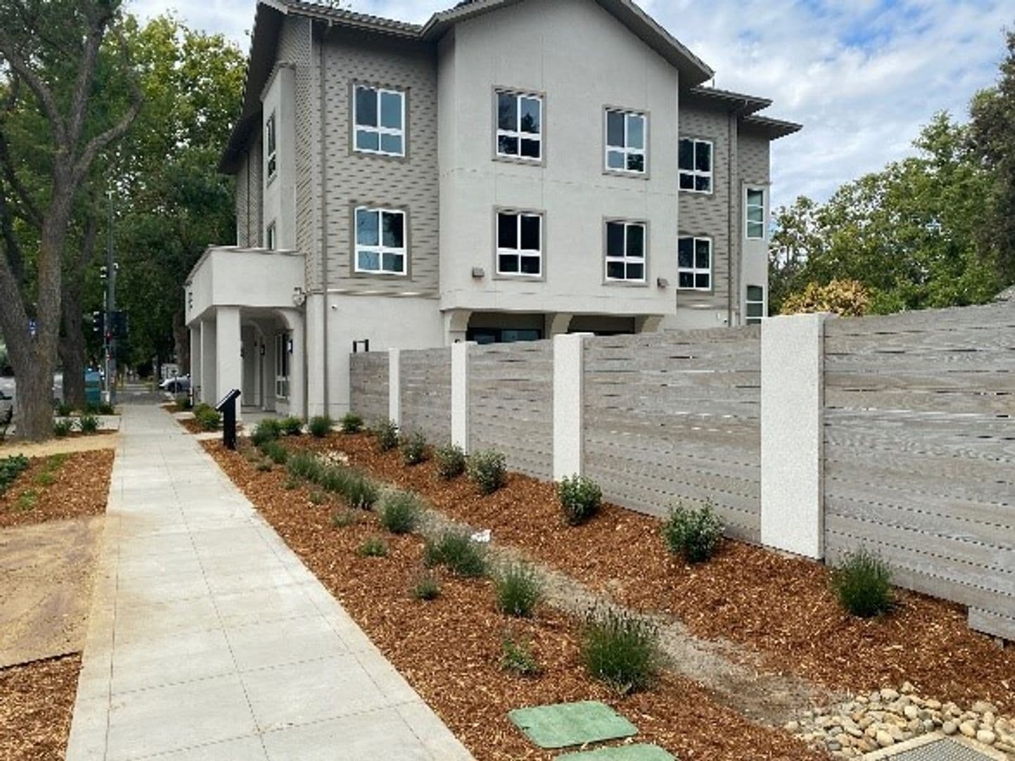 Davis Townhome: 503 1st Street