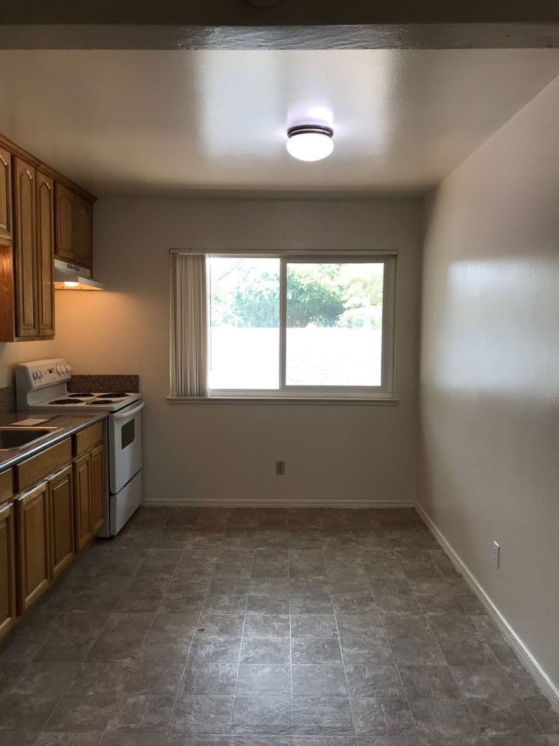 Davis Apartment: 512 I Street