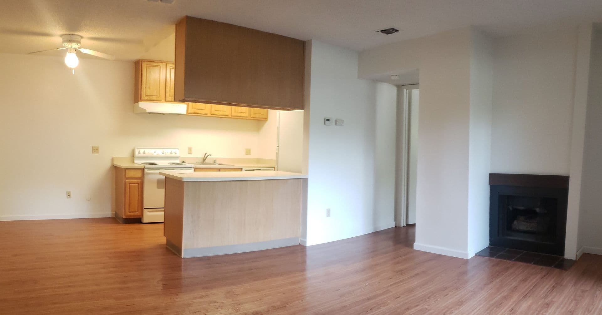 Davis Apartment: 1740-1750 Hanover Drive