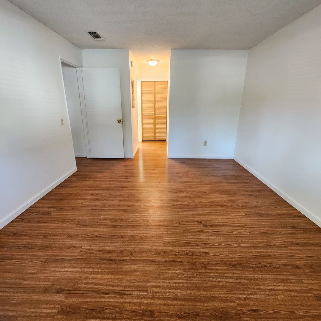 Davis Apartment: 1740-1750 Hanover Drive