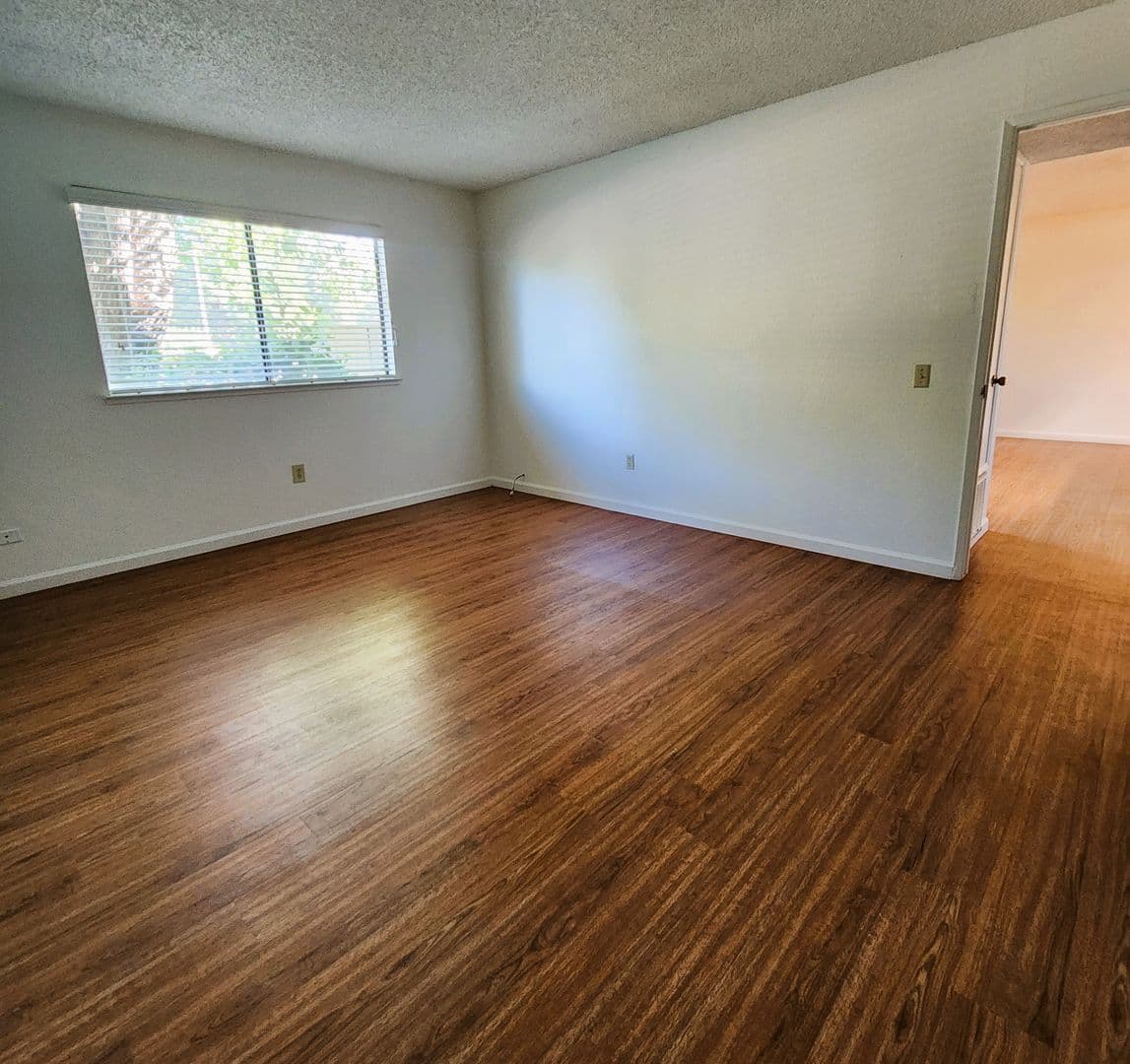 Davis Apartment: 1740-1750 Hanover Drive