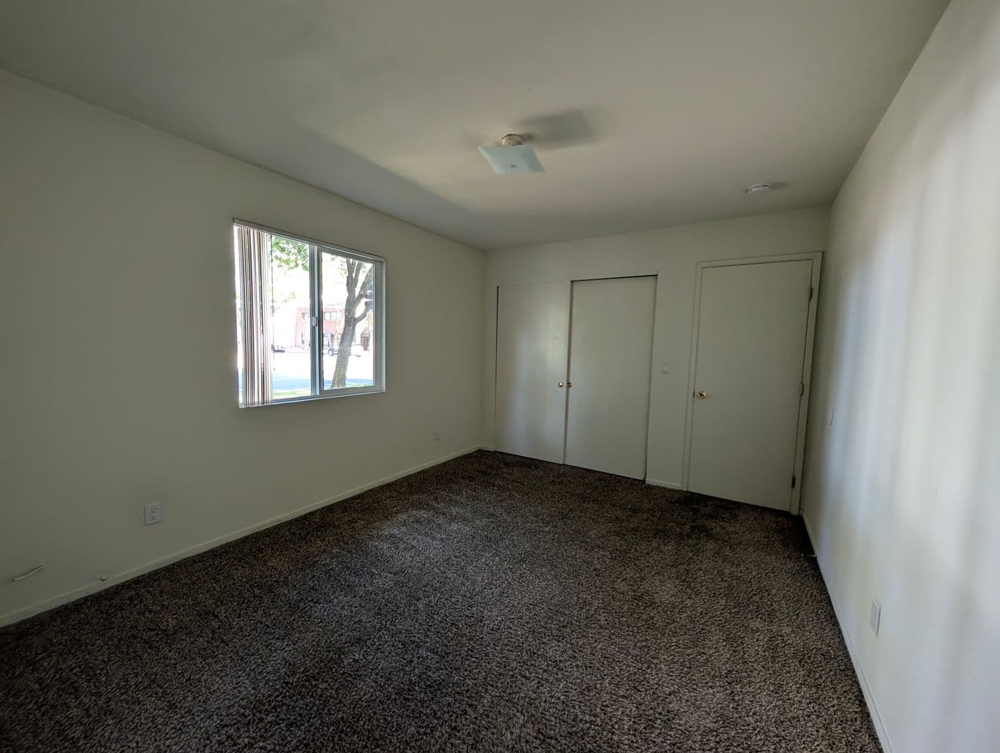 Davis Apartment: 623/619 5th