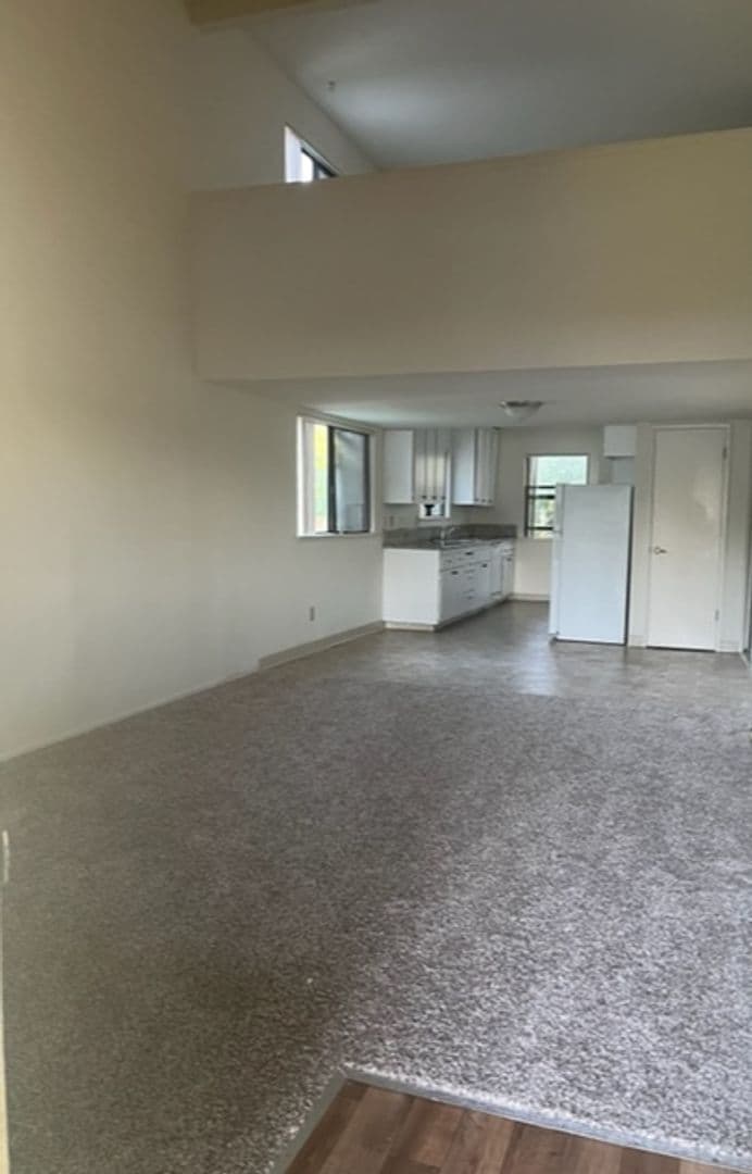 Davis Apartment: 1930 Sycamore