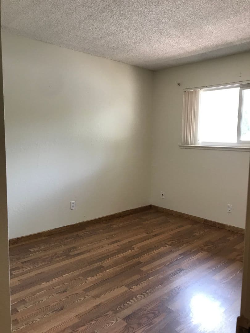 Davis Apartment: 512 I Street