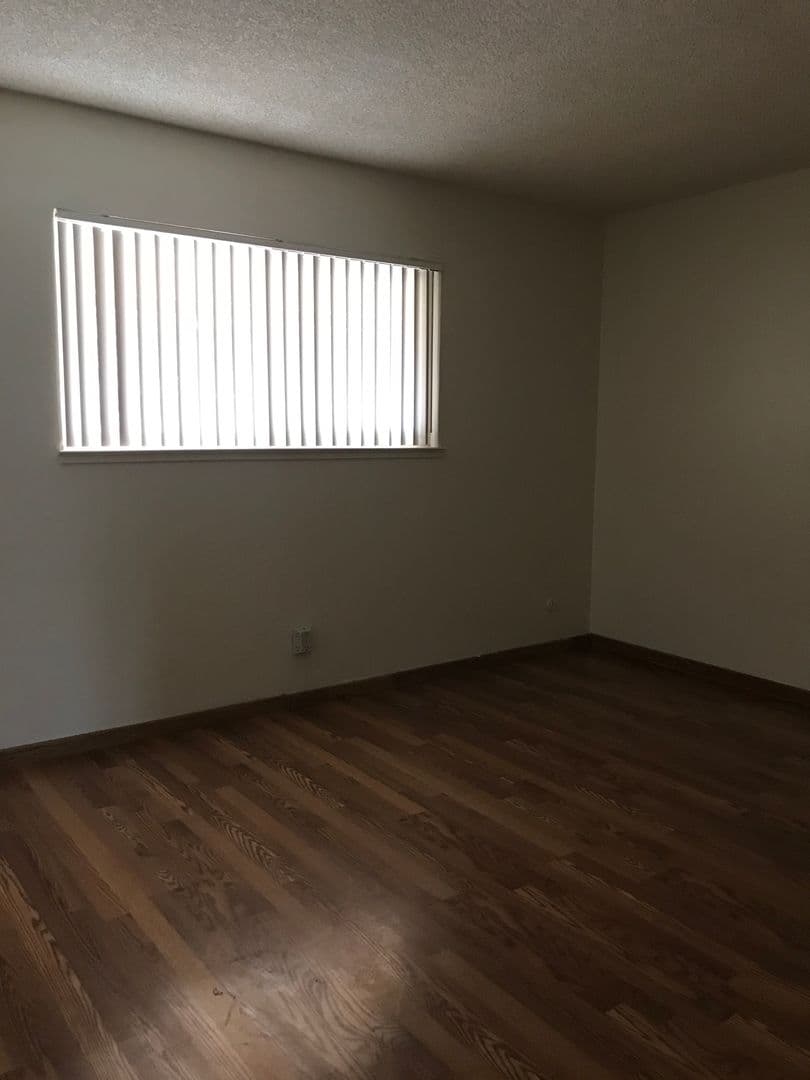 Davis Apartment: 512 I Street