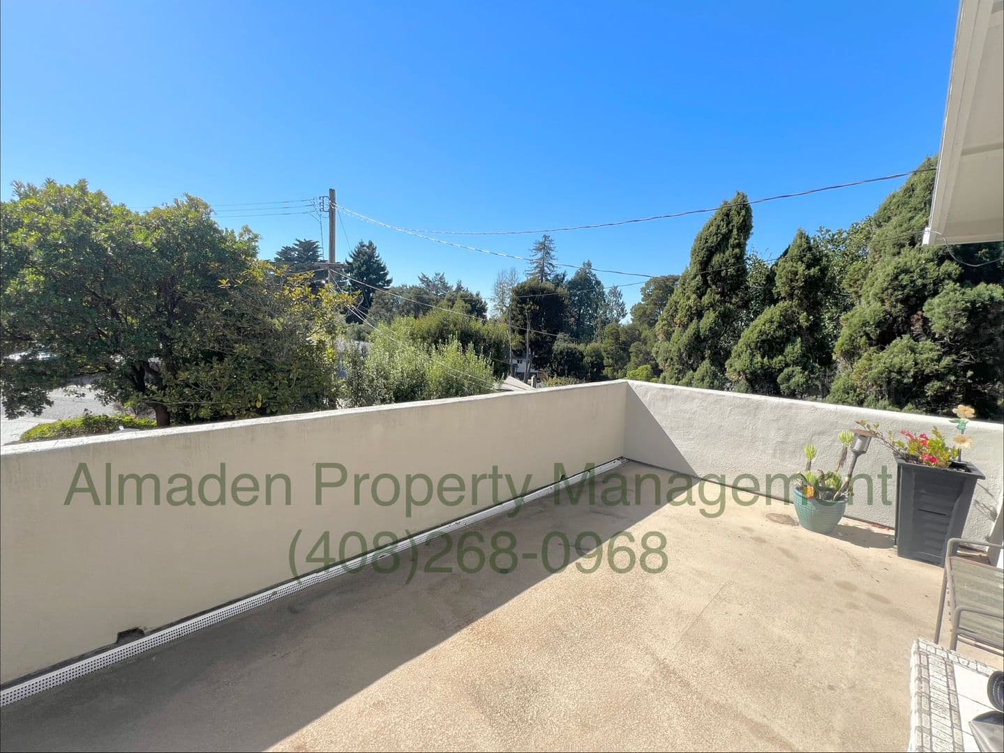 Aptos House: 415 Monterey Dr.