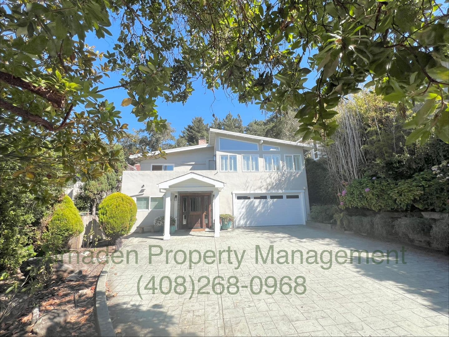 Aptos House: 415 Monterey Dr.