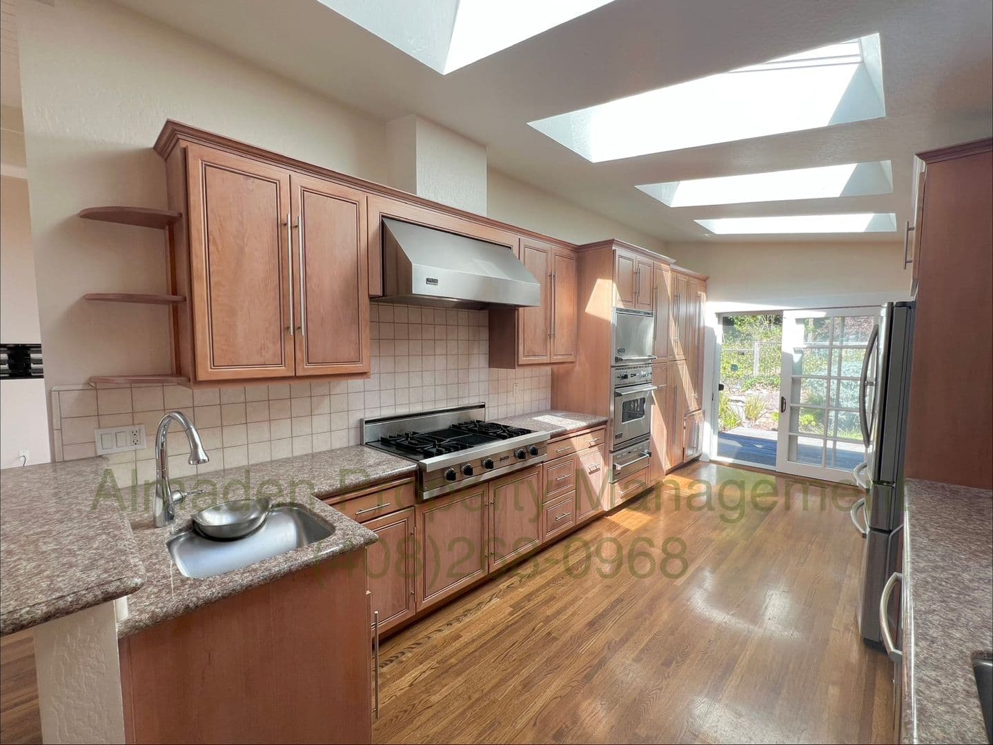 Aptos House: 415 Monterey Dr.