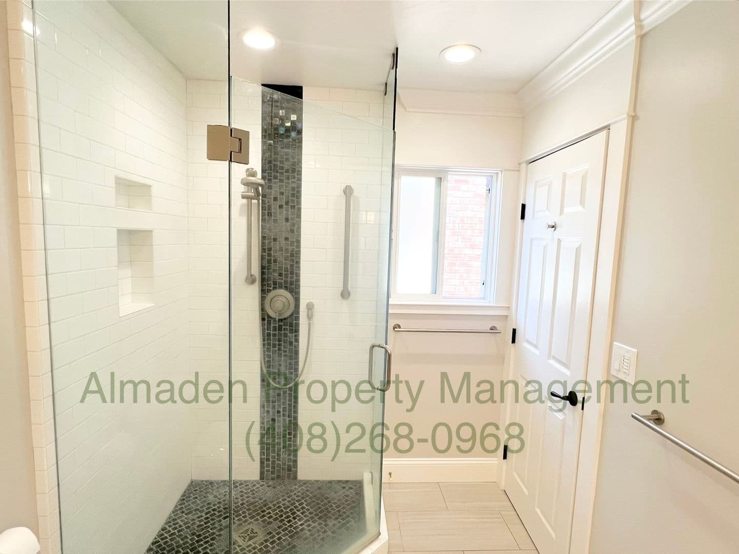 Aptos House: 415 Monterey Dr.