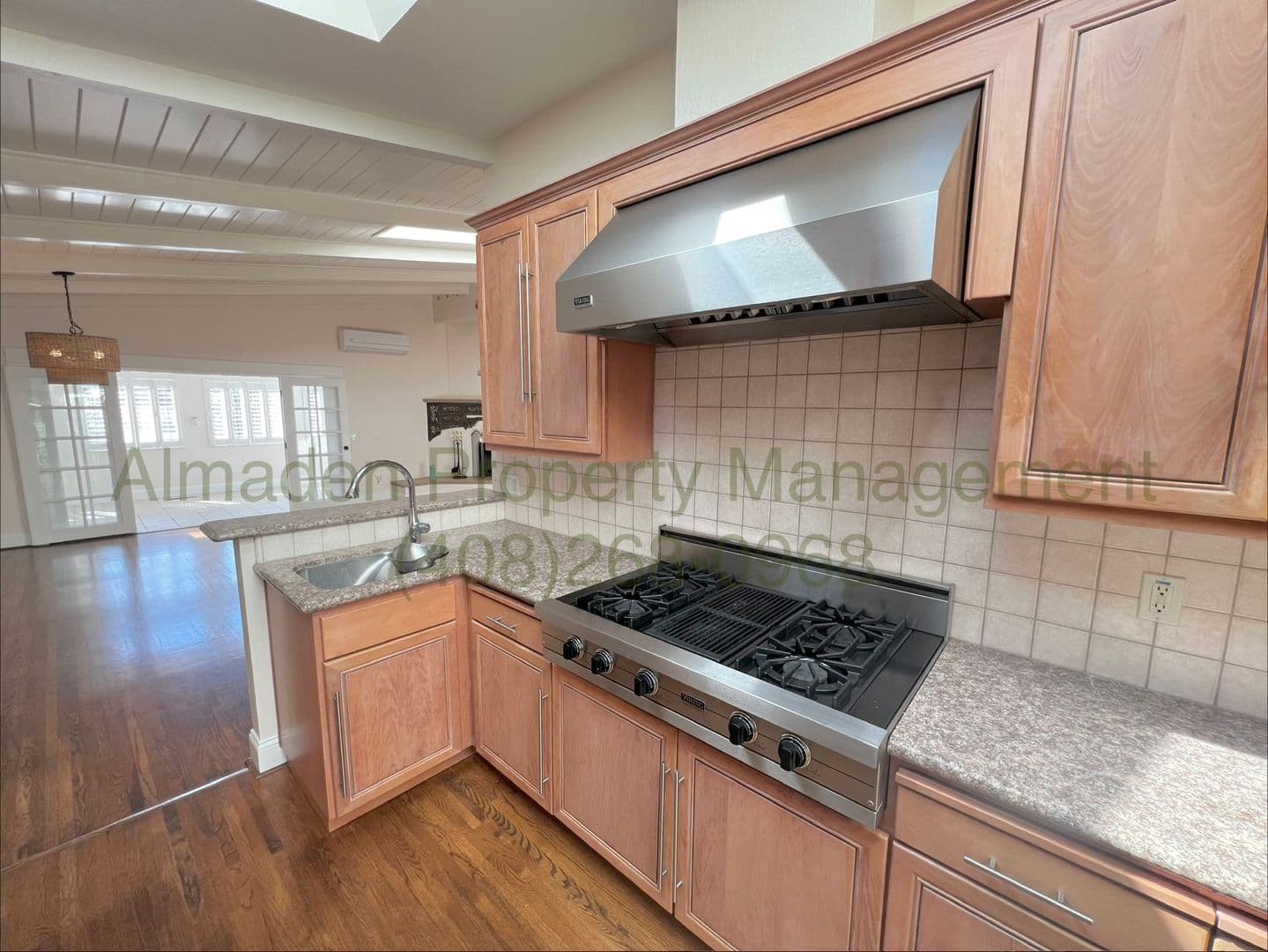 Aptos House: 415 Monterey Dr.
