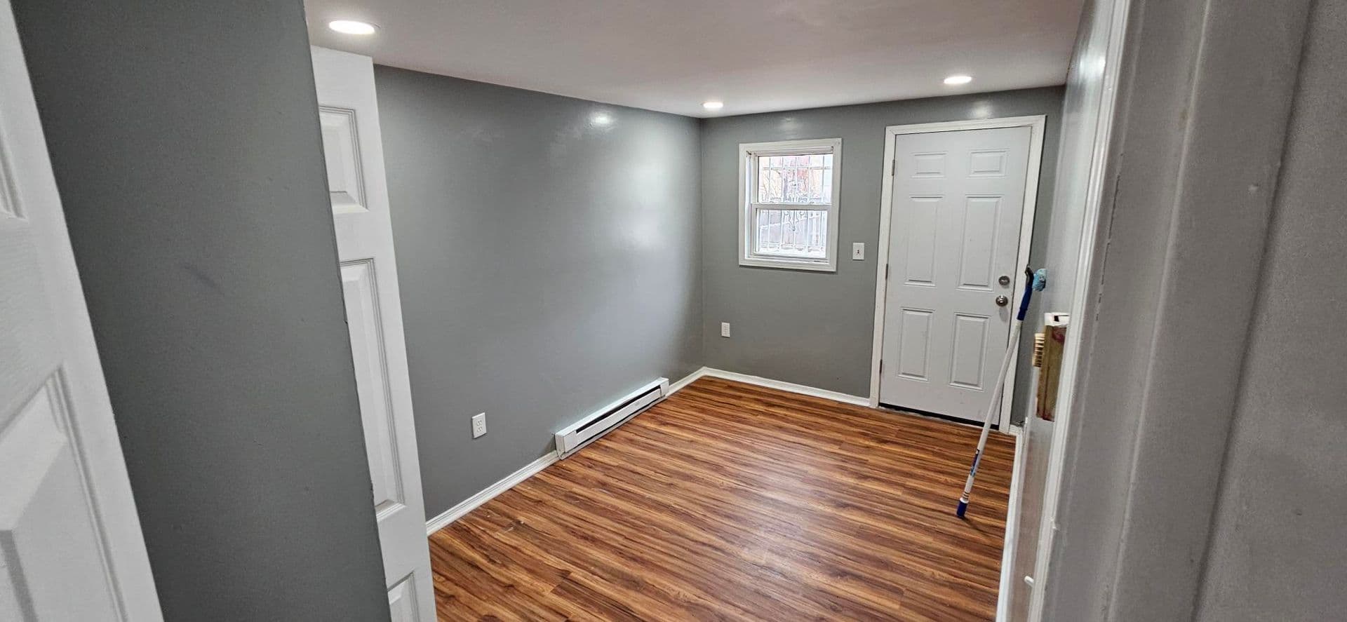 Newark Apartment: 12 N 11th St