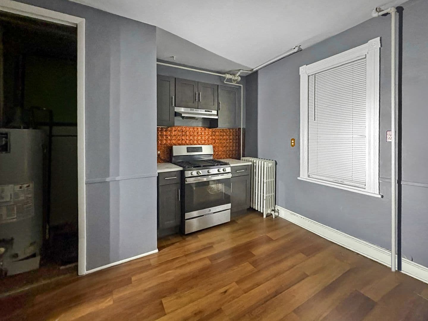 Atlantic City House: 704 N Michigan Ave