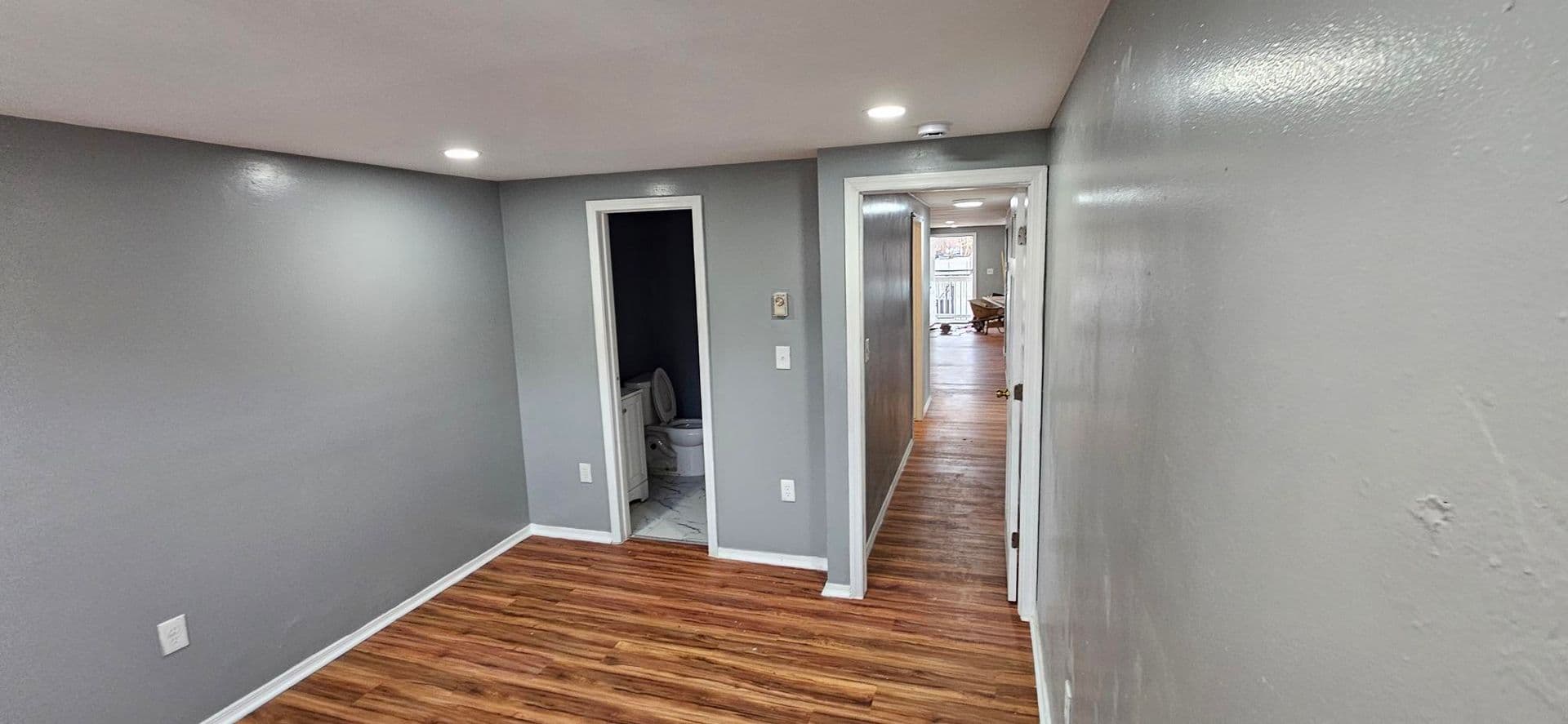 Newark Apartment: 12 N 11th St