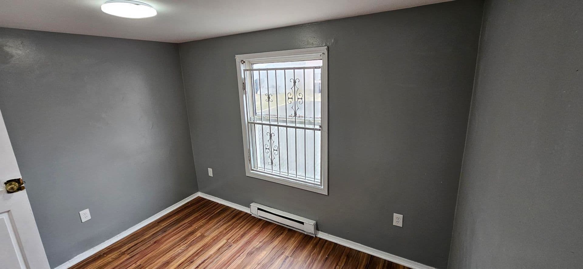 Newark Apartment: 12 N 11th St