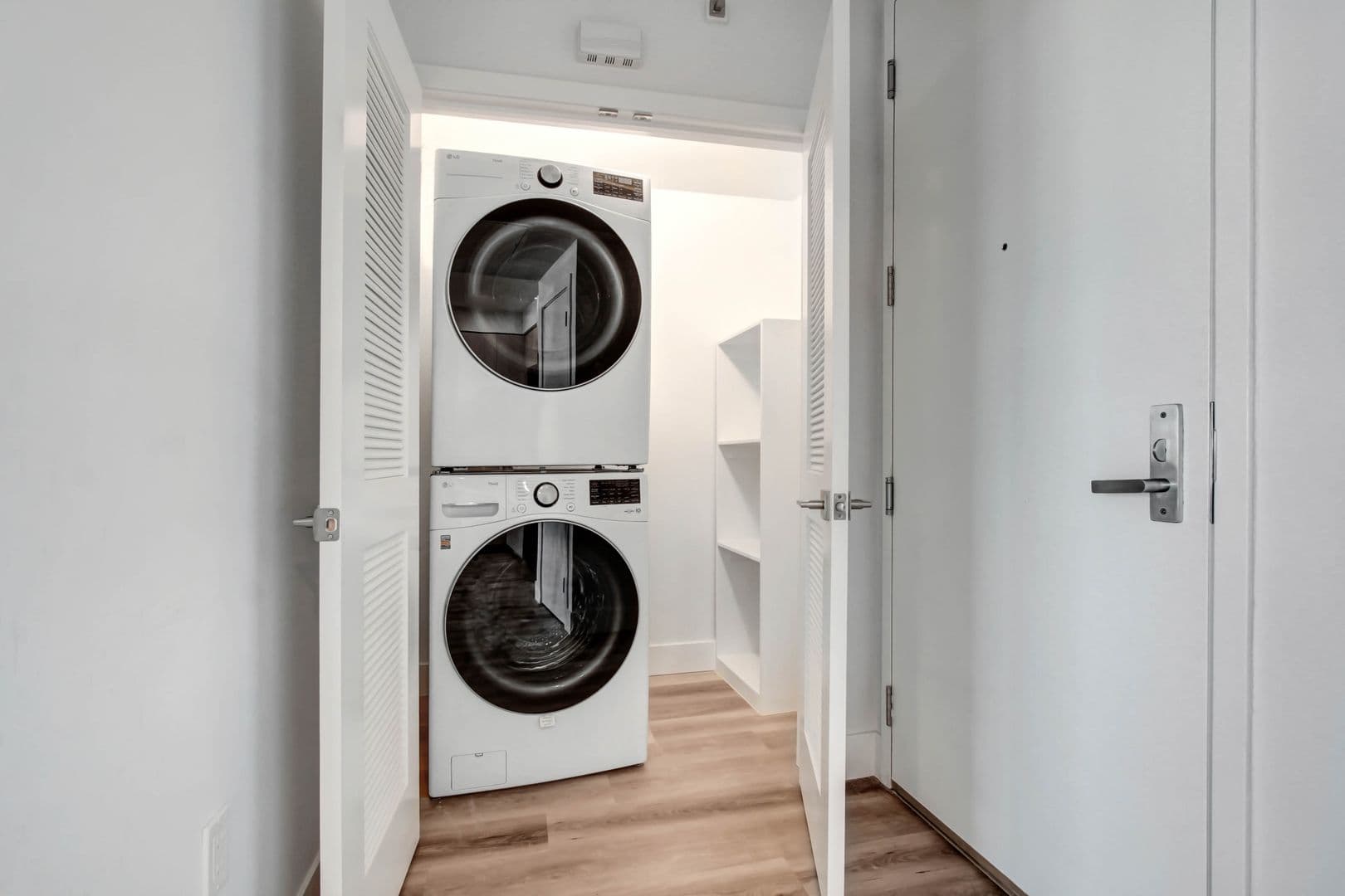 North Hollywood Apartment: 6500 Lankershim Blvd.