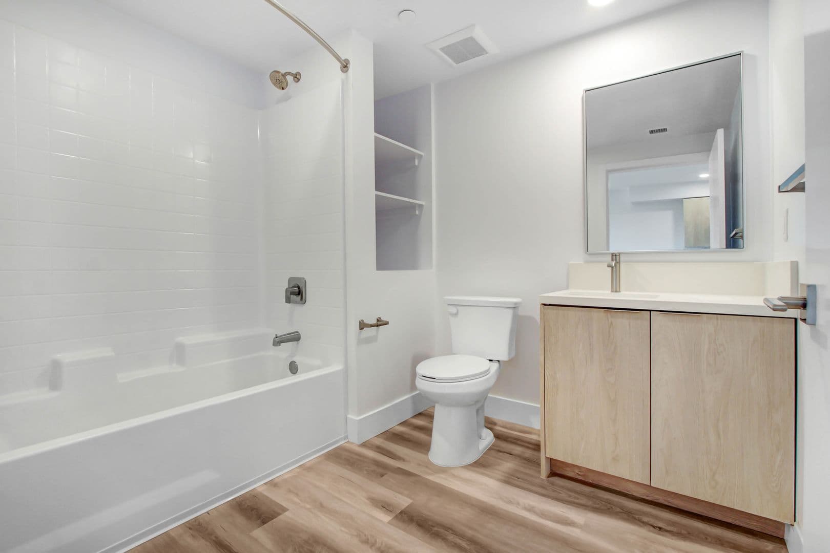 North Hollywood Apartment: 6500 Lankershim Blvd.