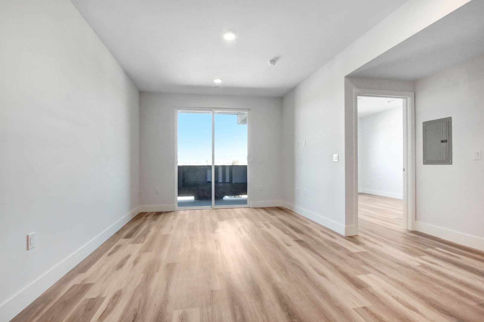 North Hollywood Apartment: 6500 Lankershim Blvd.