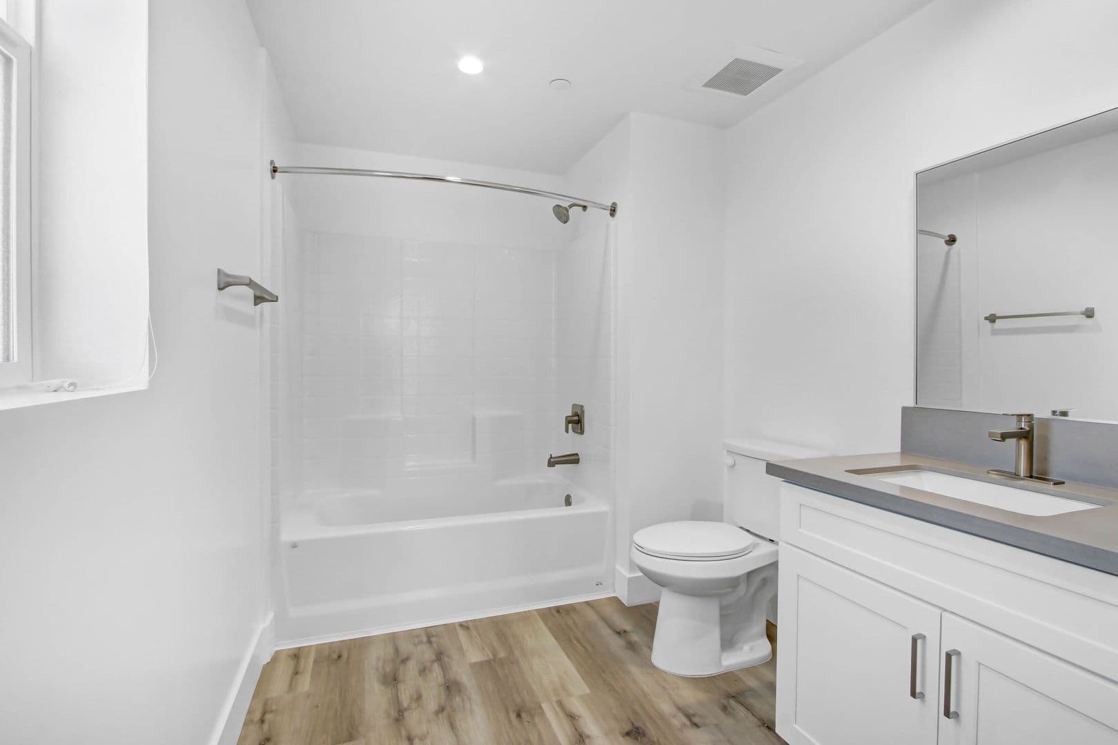 North Hollywood Apartment: 5755 Tujunga Avenue