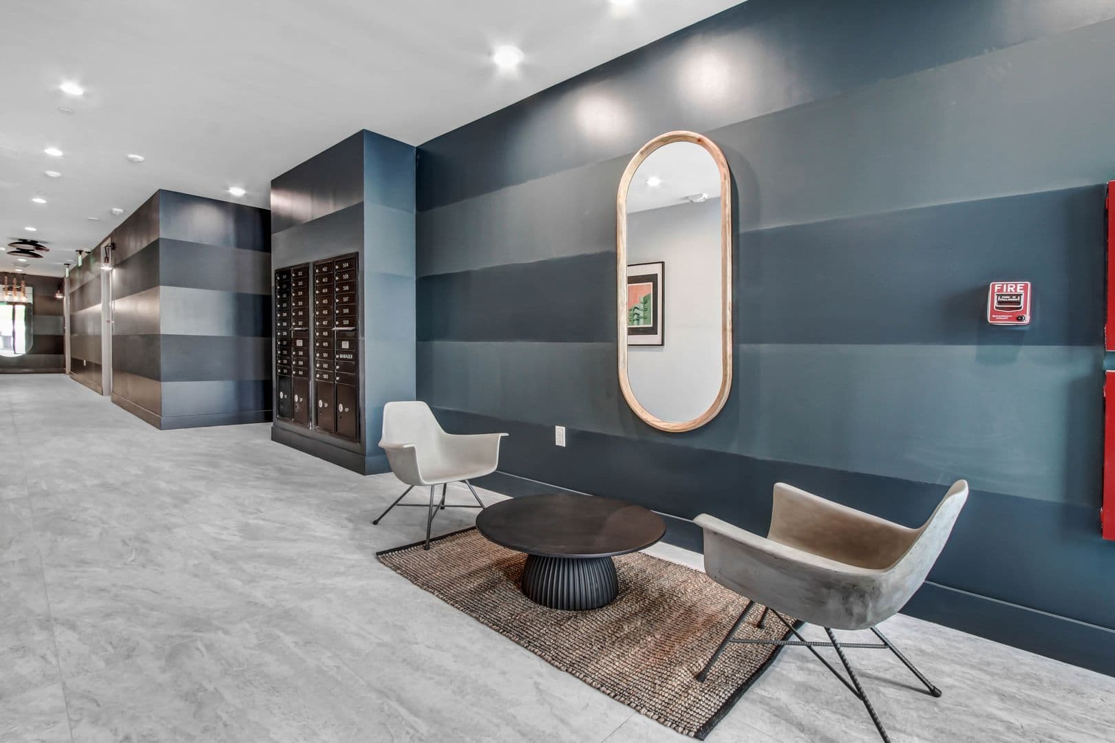 North Hollywood Apartment: 11848 Vanowen St