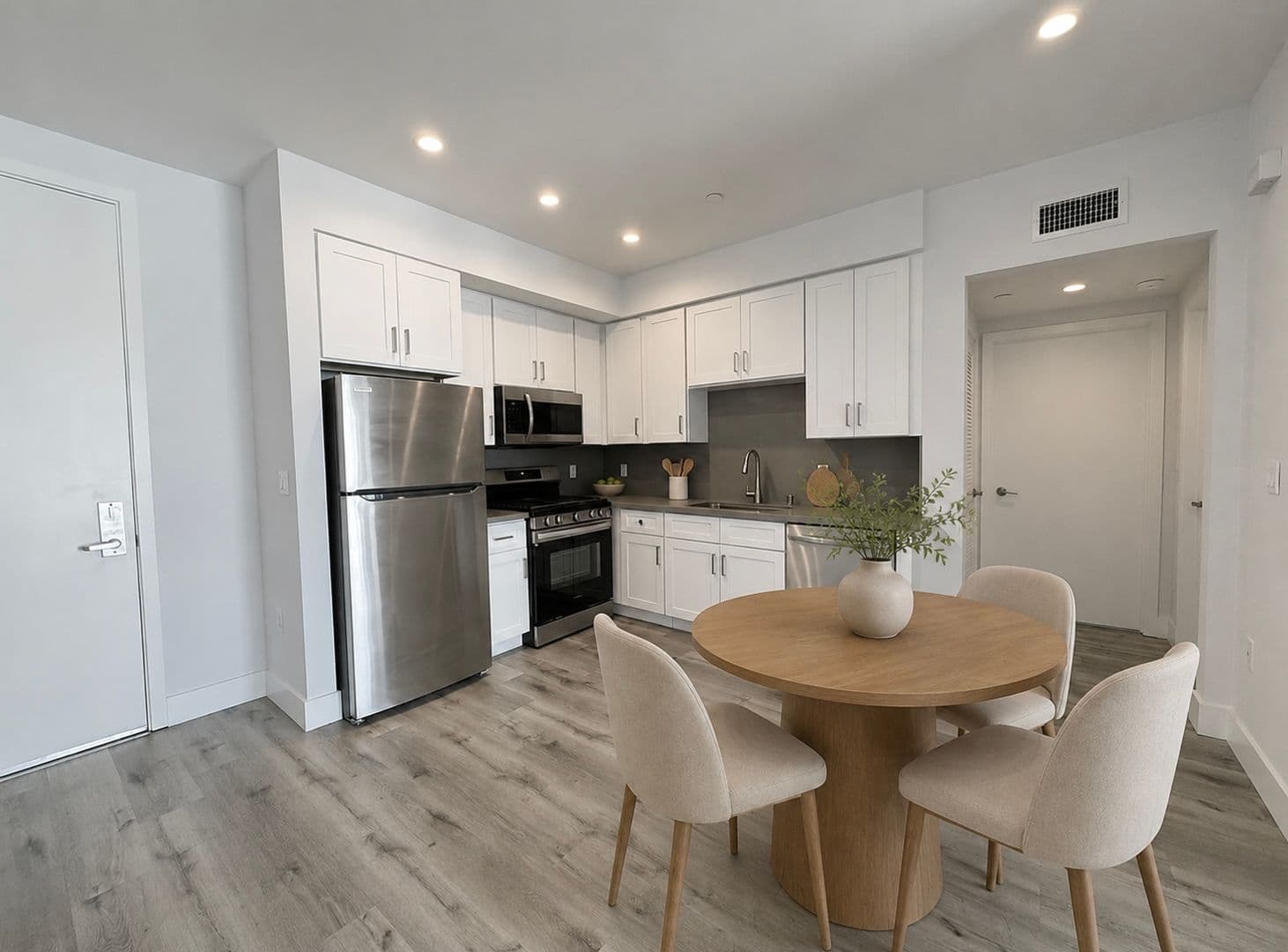 North Hollywood Apartment: 5755 Tujunga Avenue