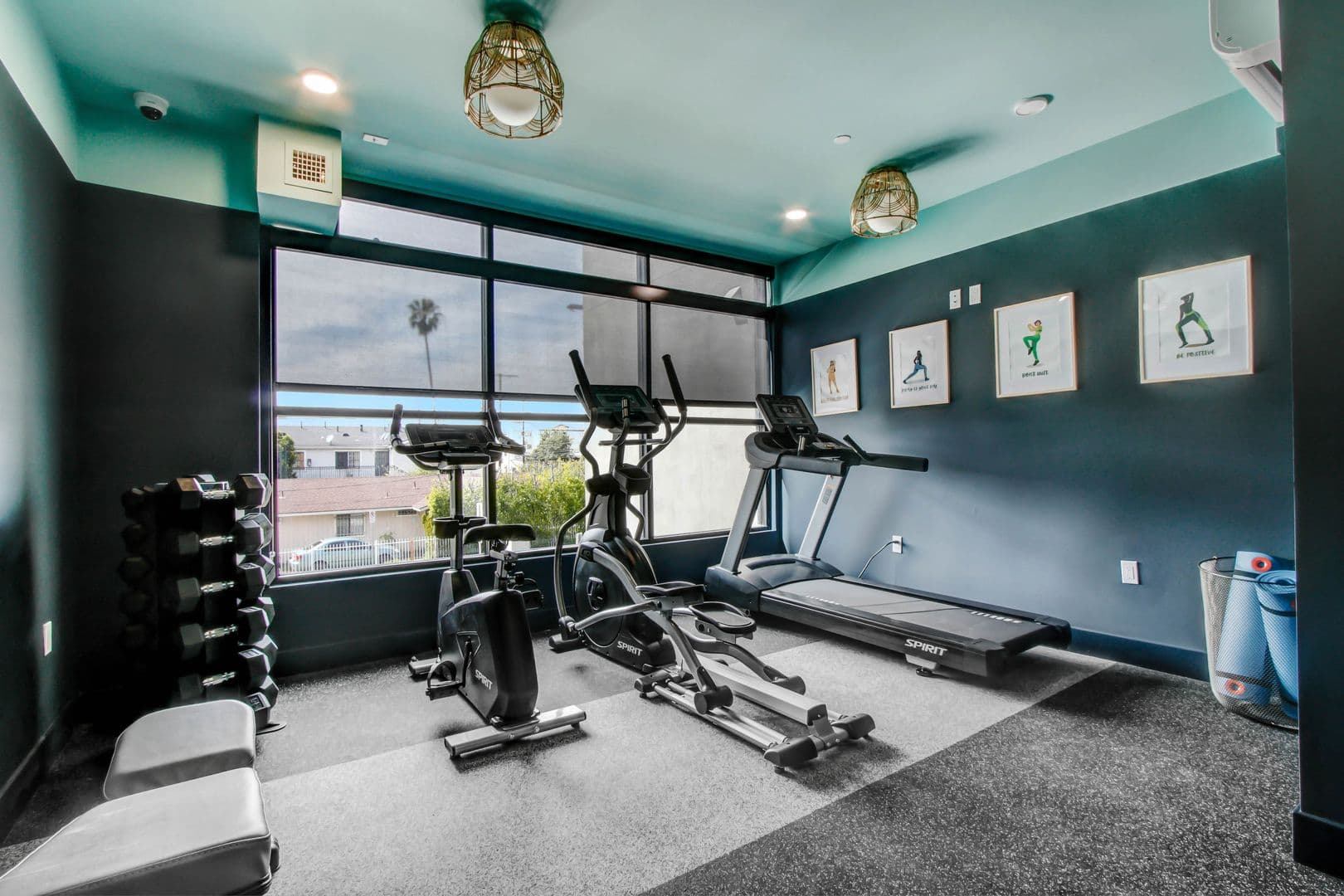 North Hollywood Apartment: 11848 Vanowen St
