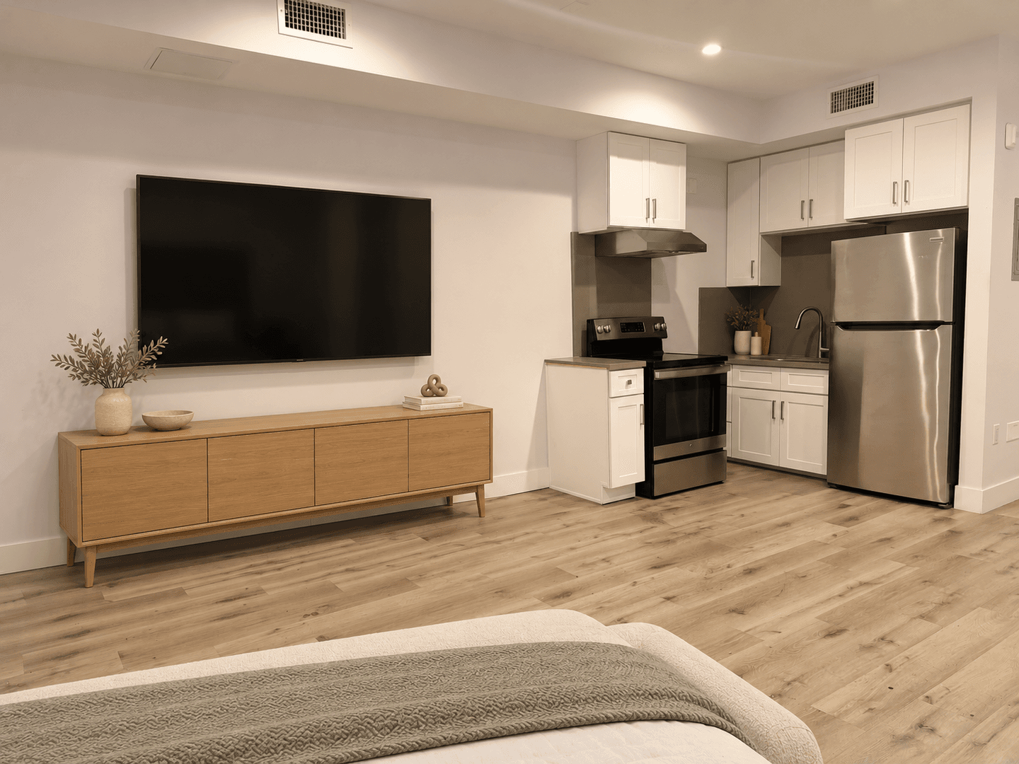 North Hollywood Apartment: 5755 Tujunga Avenue