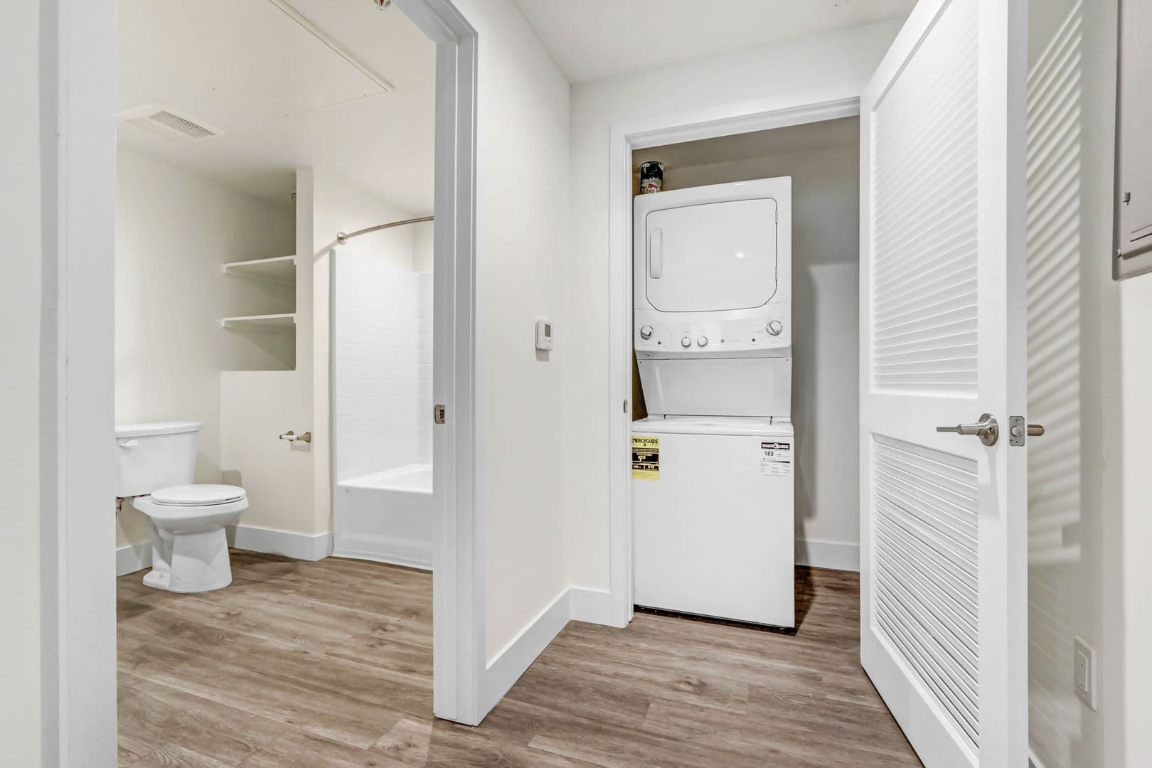 Van Nuys Apartment: 13654 Bassett Street