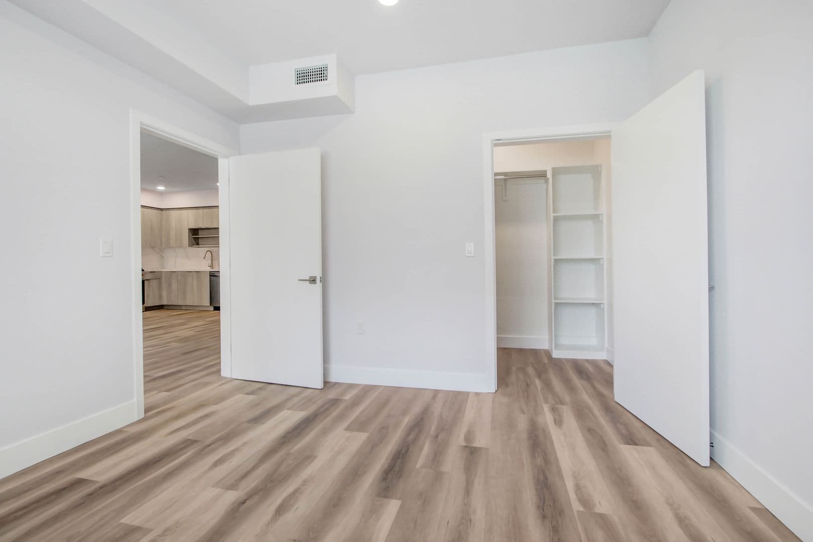 North Hollywood Apartment: 6500 Lankershim Blvd.