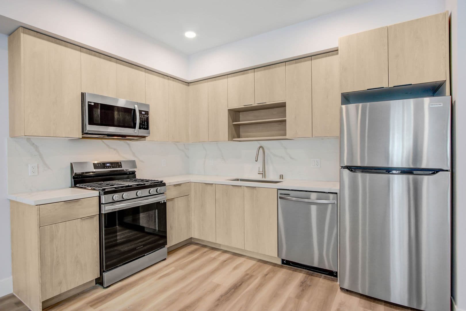 North Hollywood Apartment: 6500 Lankershim Blvd.