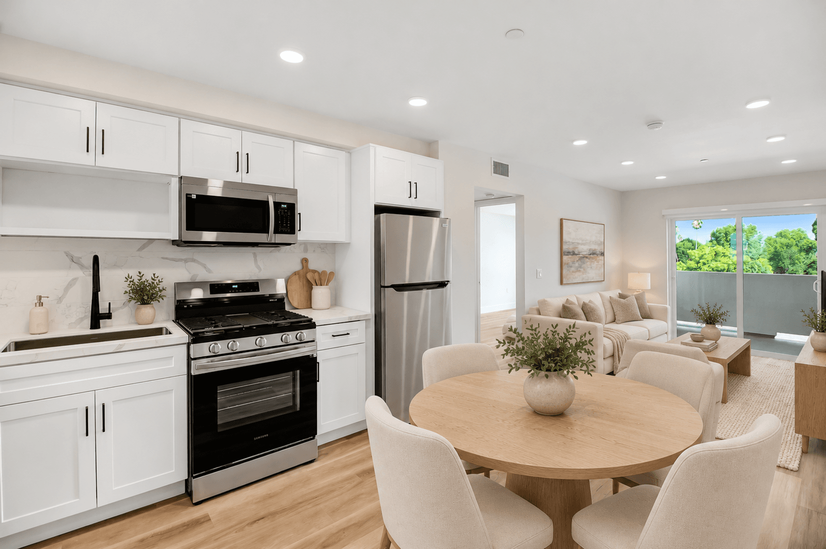 Valley Village Apartment: 5400 Carpenter Ave.
