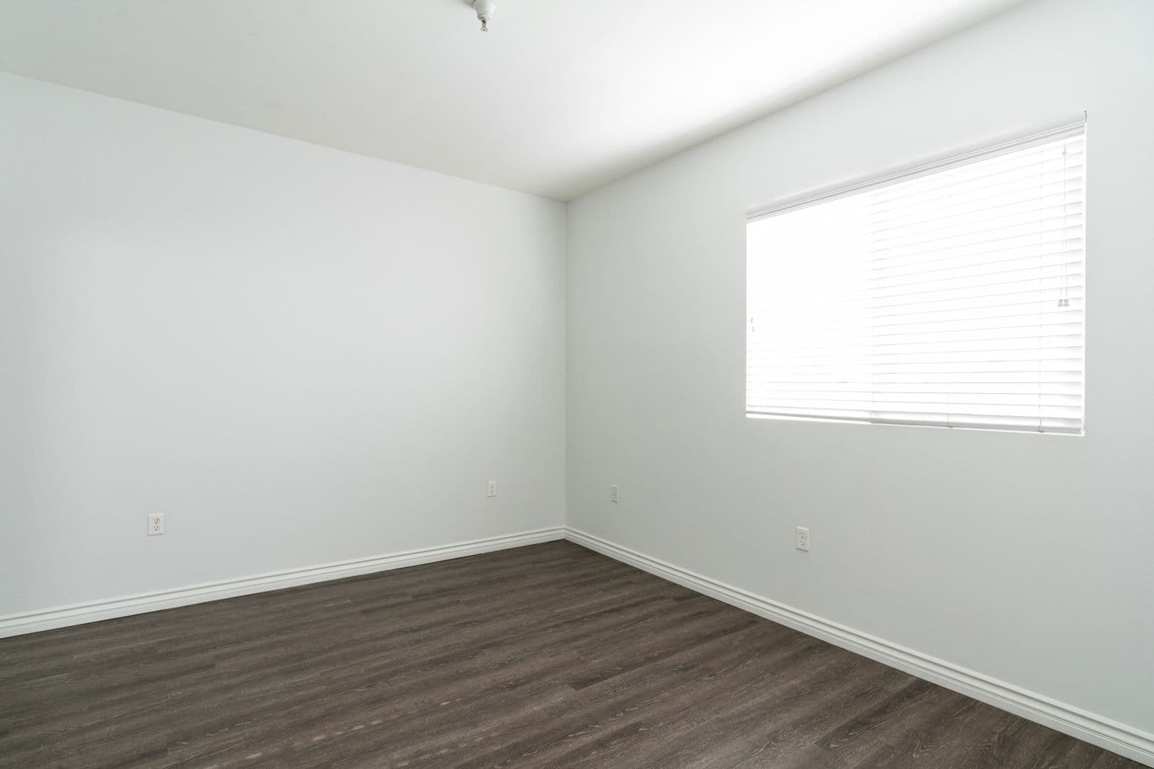 North Hollywood Apartment: 12045 Keswick
