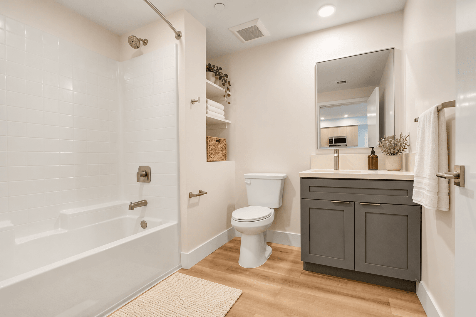 North Hollywood Apartment: 6500 Lankershim Blvd.