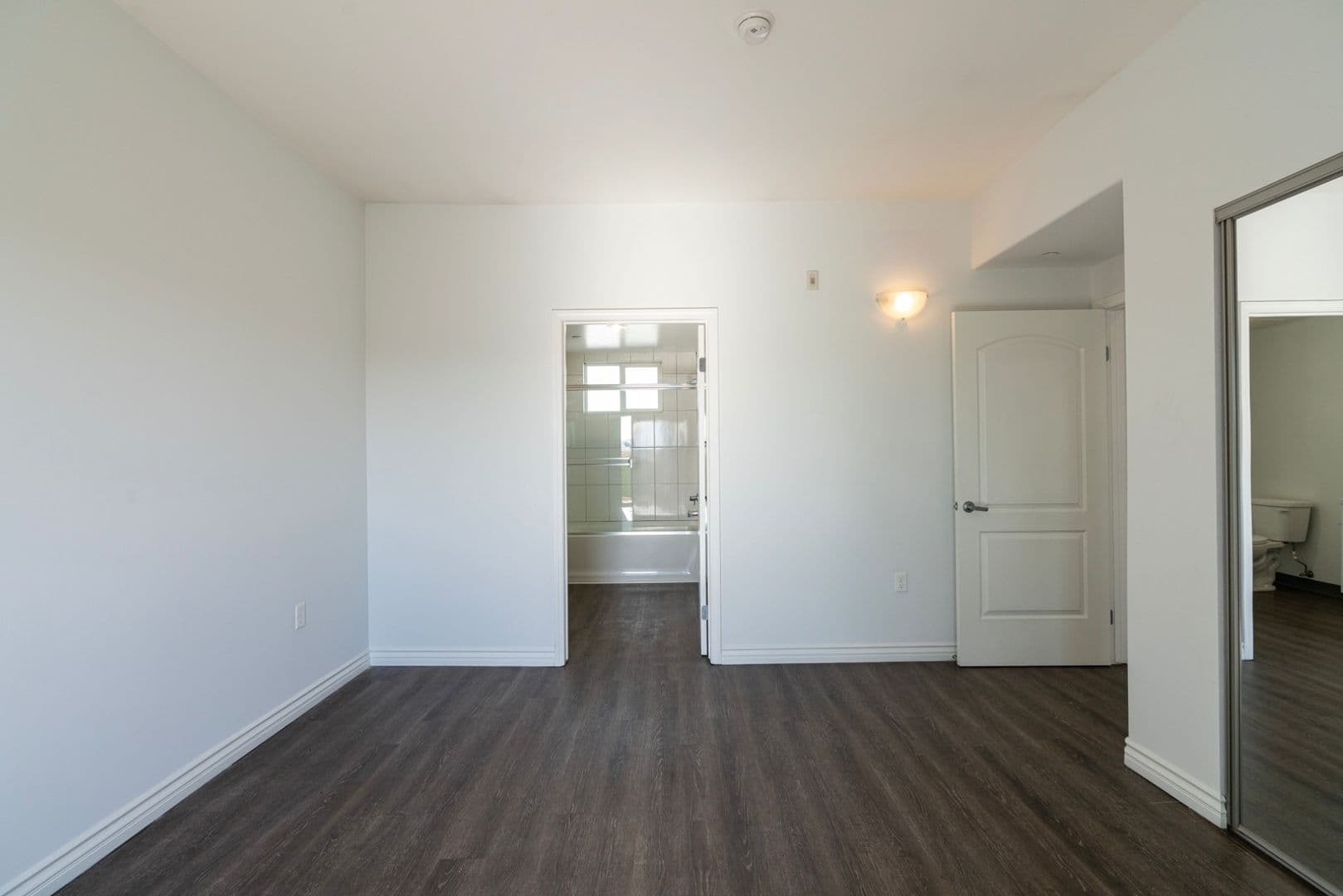 North Hollywood Apartment: 12045 Keswick