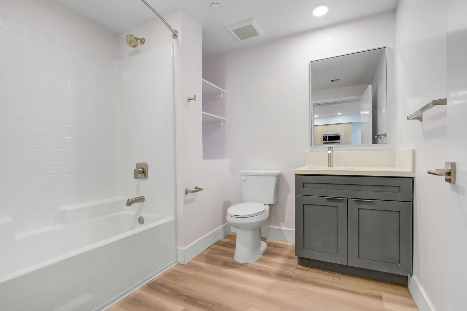 North Hollywood Apartment: 6500 Lankershim Blvd.