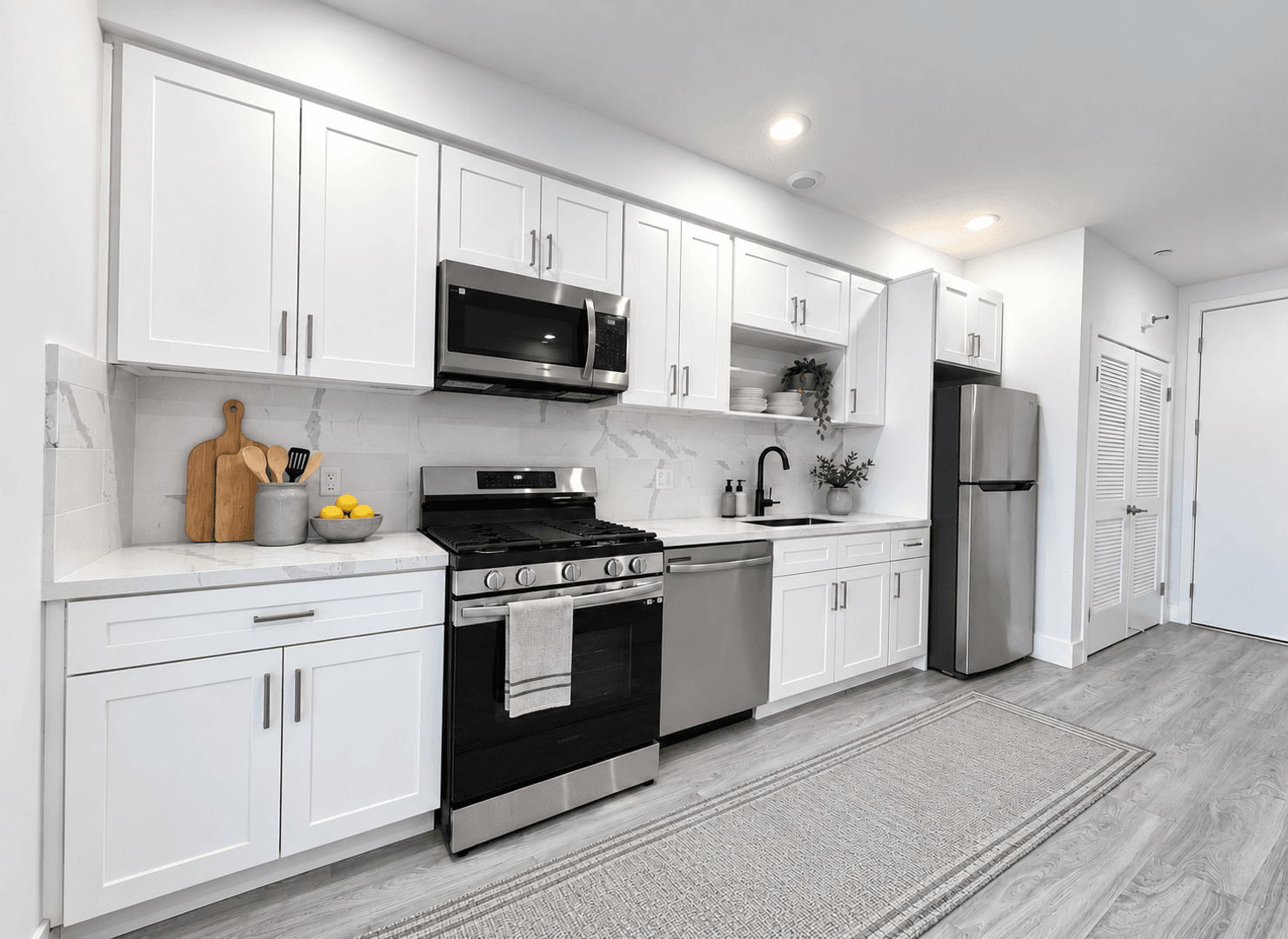 North Hollywood Apartment: 11848 Vanowen St